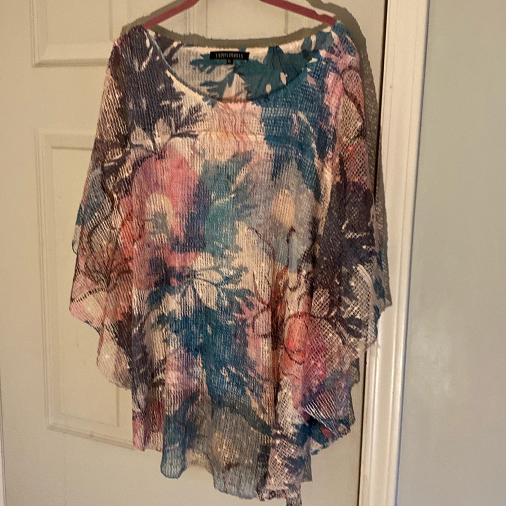 Compliments Flowy Boho Lined Pattered Tunic w Sparkly Patterned Netting Overlay